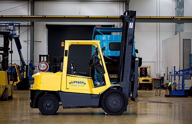 Factors To Consider Before Getting Forklift Rental Services